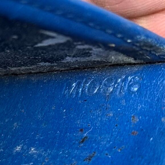 Louis Vuitton Yellow Wallet - Picture 14 of 16